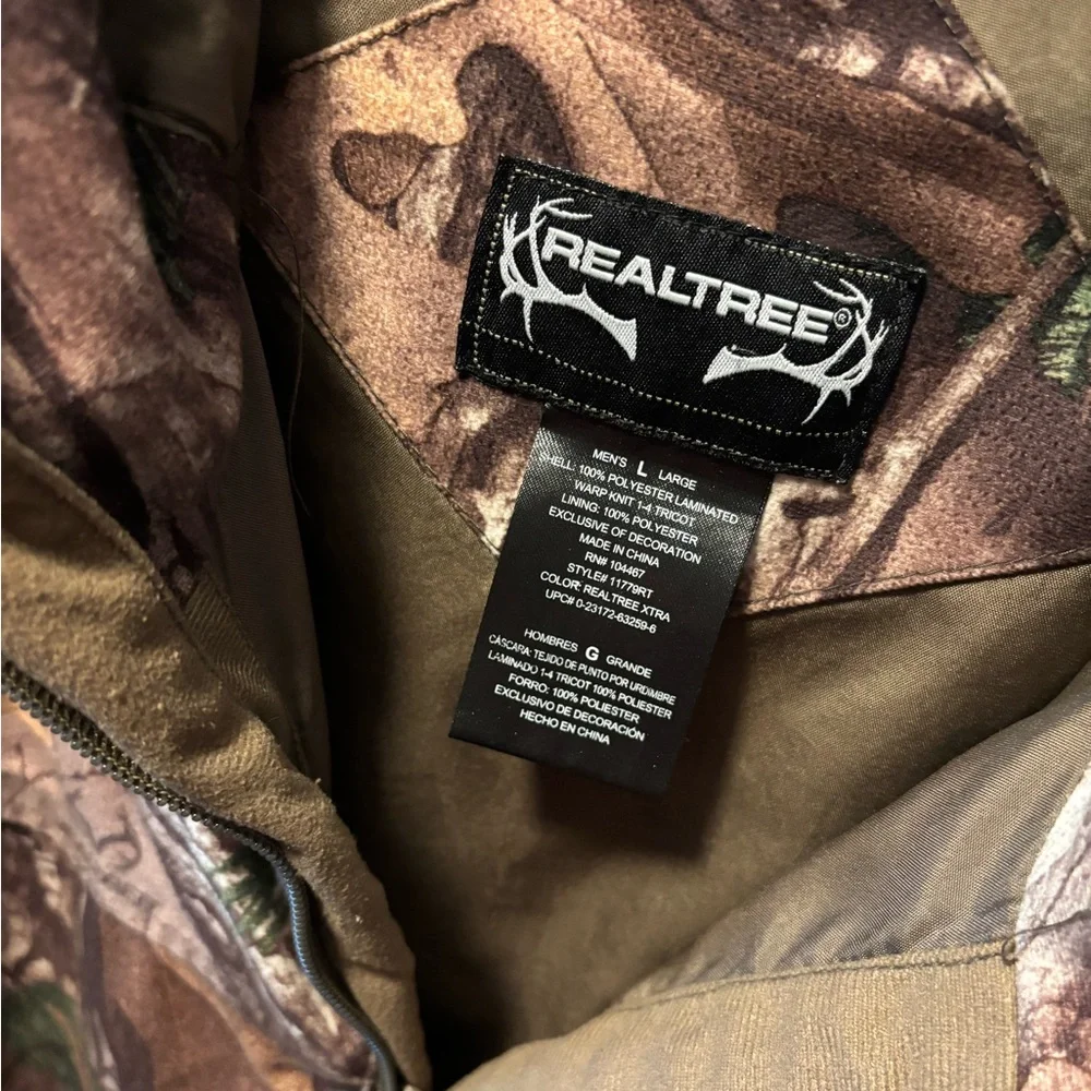 Realtree Camouflage Outdoor Jacket - Picture 3 of 3
